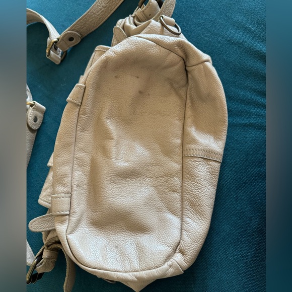 Tano Crossbody Leather Bag - Picture 9 of 9